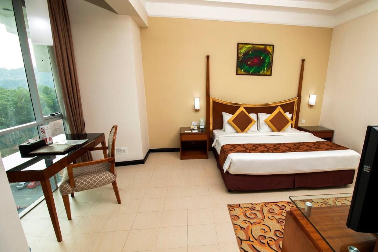 Nilai Springs Resort Hotel Kültér fotó