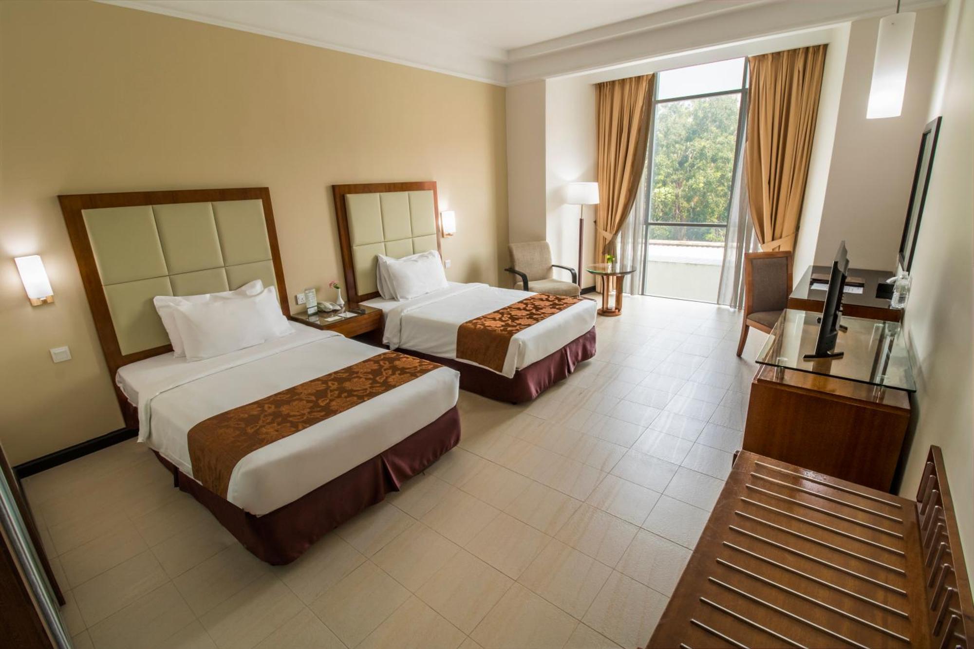 Nilai Springs Resort Hotel Kültér fotó